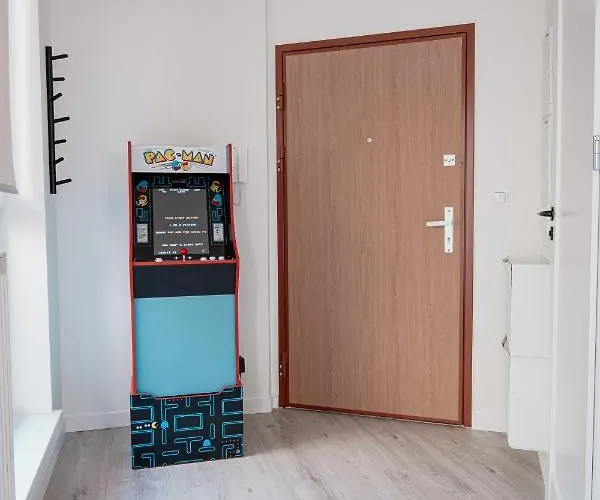 Homewell Game And Movie Apartment